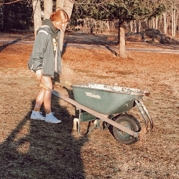 Meet your Posher, Jess - Picture 1 of 1